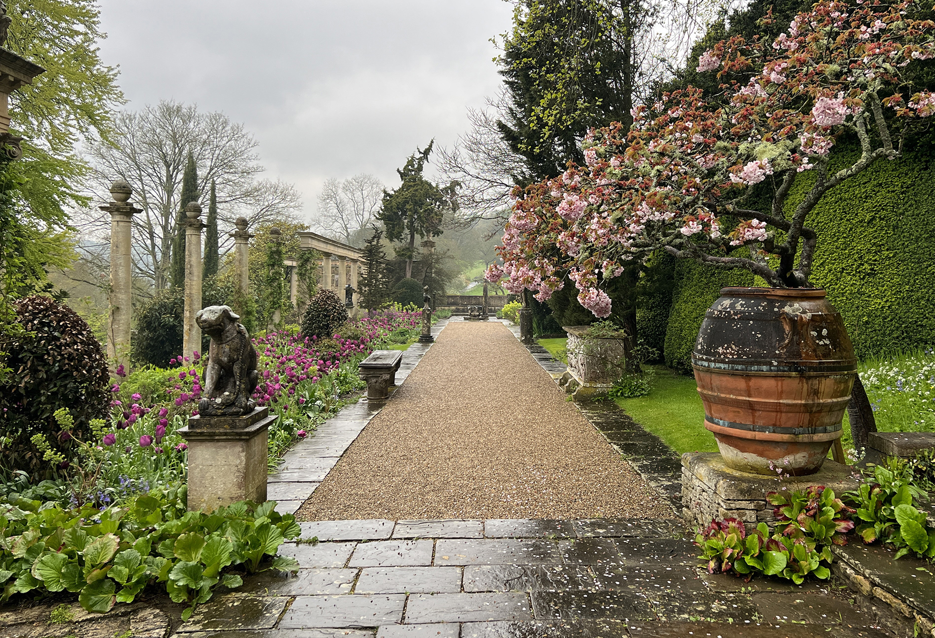 A Tour of English Gardens: Michael Jones, Paul Whalen — Robert